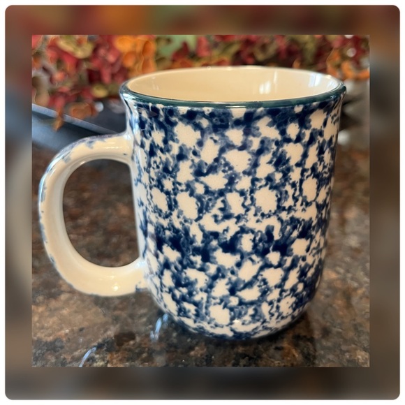 Vintage Folk Craft-‘’Cabin in the Snow’ by Tienshan-Set of Four Mugs. - Picture 4 of 7